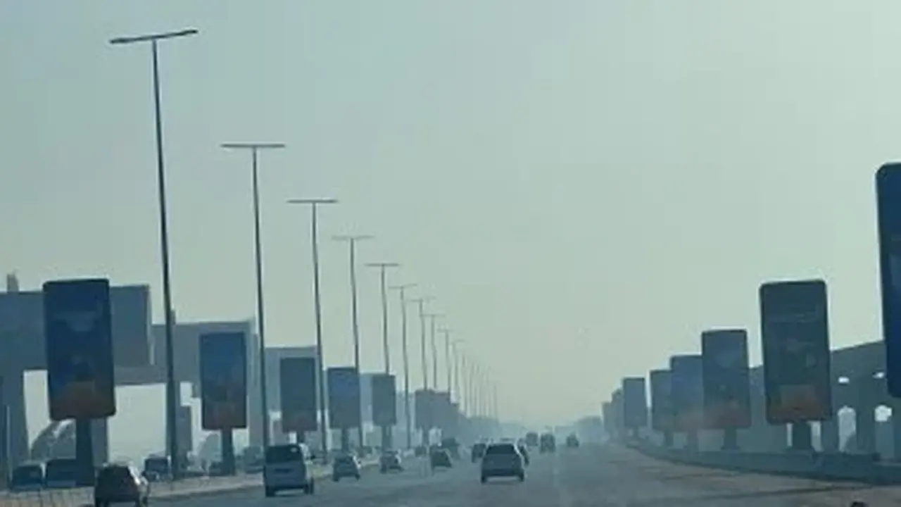 انخفاض درجات الحرارة إلى 16 درجة بالقاهرة وغيبوبة كثيفة صباح غد تؤثر على حركة الطرق